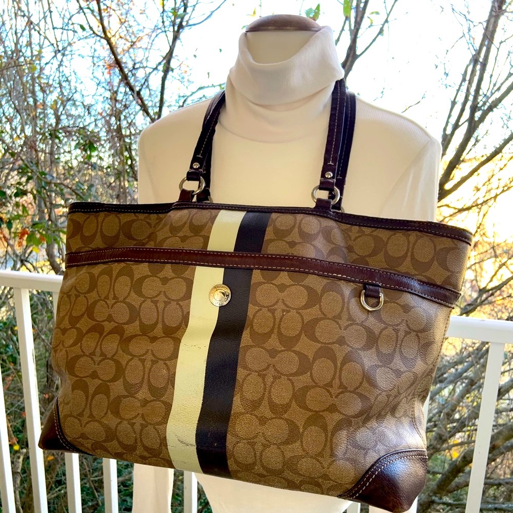 COACH Large Tote!!